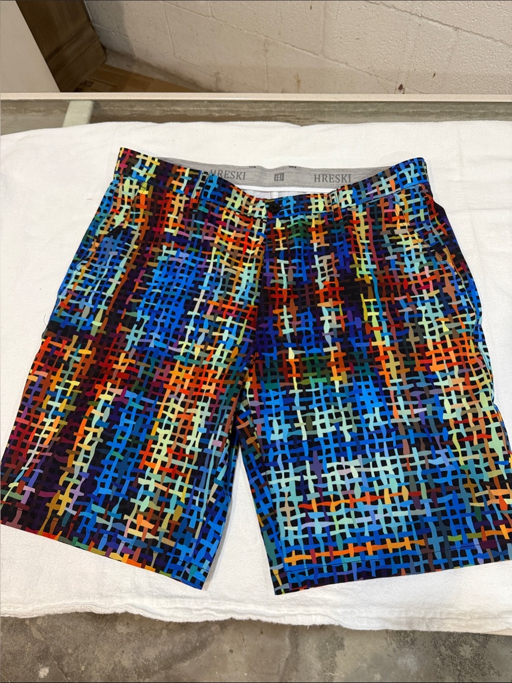 Hreski Multicolor Men’s shorts - Vibrant Blue Pattern